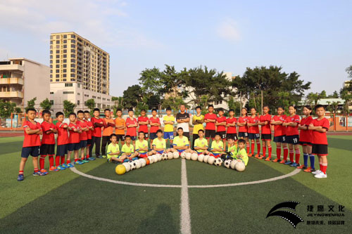 学校专题片.jpg